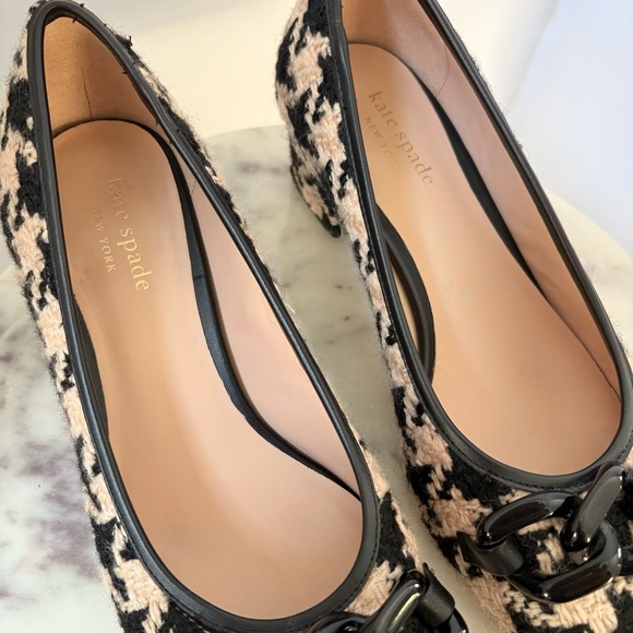 Kate Spade Tweed Block Heel Pumps Size 7B Houndstooth Chain Detail Black Beige - Picture 5 of 11